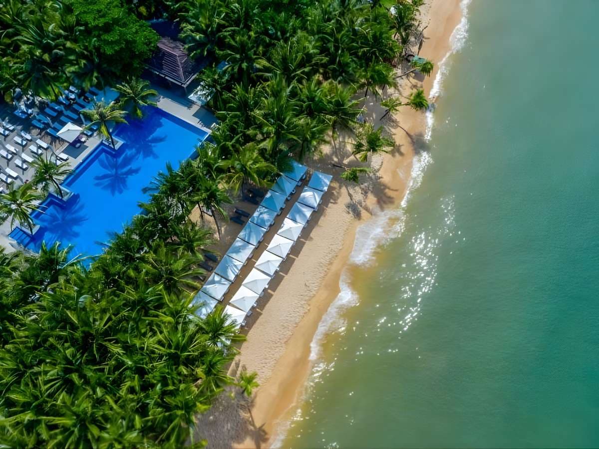 Salinda Resort sở hữu vị trí ven biển yên tĩnh, thuận lợi nghỉ dưỡng của Phú Quốc.