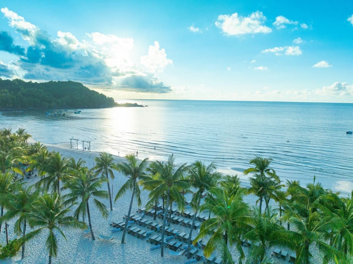Khem Beach Phu Quoc boasts beautiful scenery that captivates the heart.