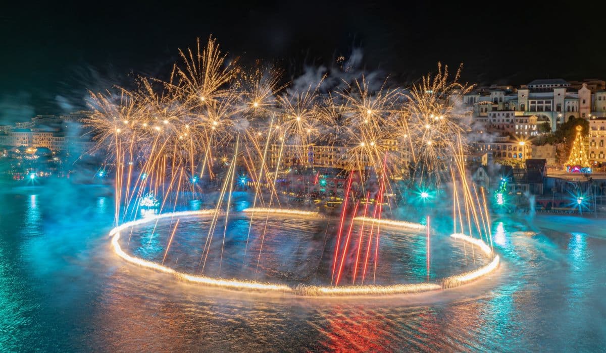 Màn pháo hoa rực rỡ của show Bản giao hưởng đại dương – Symphony of The Sea.