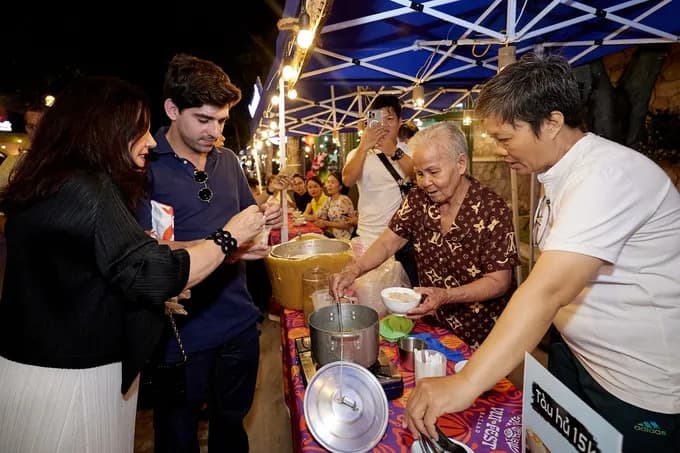 There are a lot of local food as well as vegetarian/halal stalls for Indians travellers