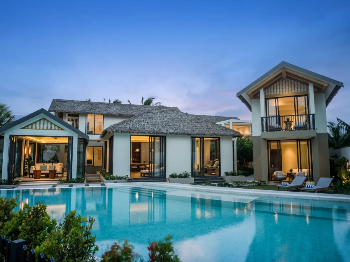 Phòng nghỉ tại New World Phu Quoc Resort được thiết kế dựa trên kiến trúc của những ngôi nhà làng chài ven biển.