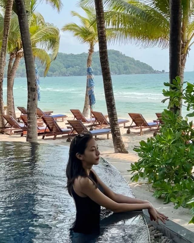 “Nữ thần K-pop” UEE “xả ảnh” tại Phú Quốc