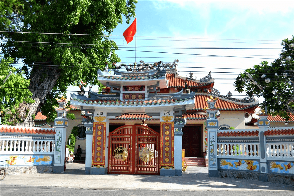 Đền Nguyễn Trung Trực thờ vị anh hùng dân tộc Nguyễn Trung Trực.