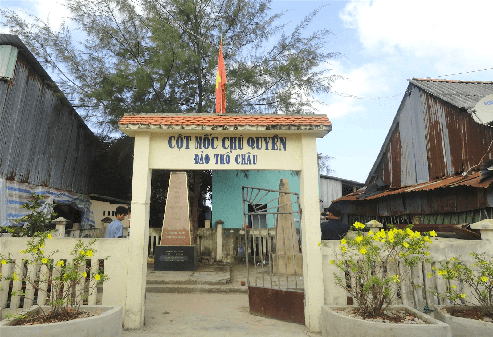 Cột mốc chủ quyền biển đảo thiêng liêng tại Bãi Ngự Thổ Châu