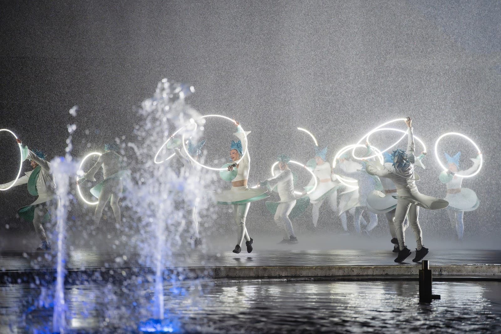 Những tiết mục biêu diễn mãn nhãn của show nghệ thuật đa phương tiện Kiss of the SeaNhững tiết mục biêu diễn mãn nhãn của show nghệ thuật đa phương tiện Kiss of the Sea