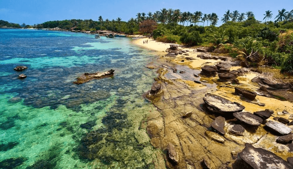 Vẻ đẹp nguyên sơ, thanh bình của Hòn Gầm Ghì.