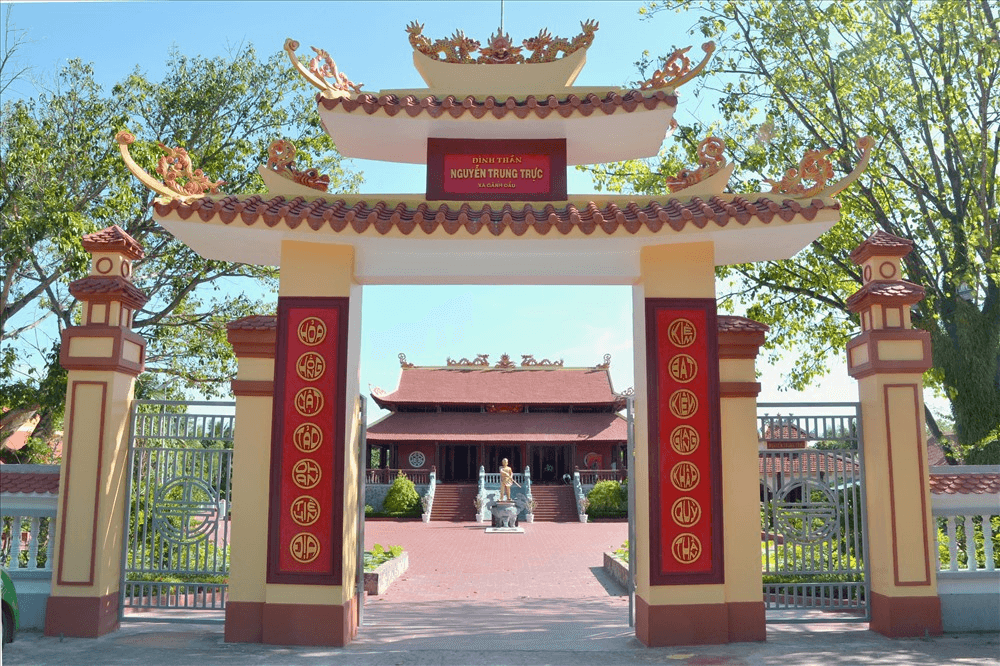 Đền thờ Nguyễn Trung Trực là điểm đến lý tưởng cho những du khách yêu khám phá văn hóa và lịch sử.