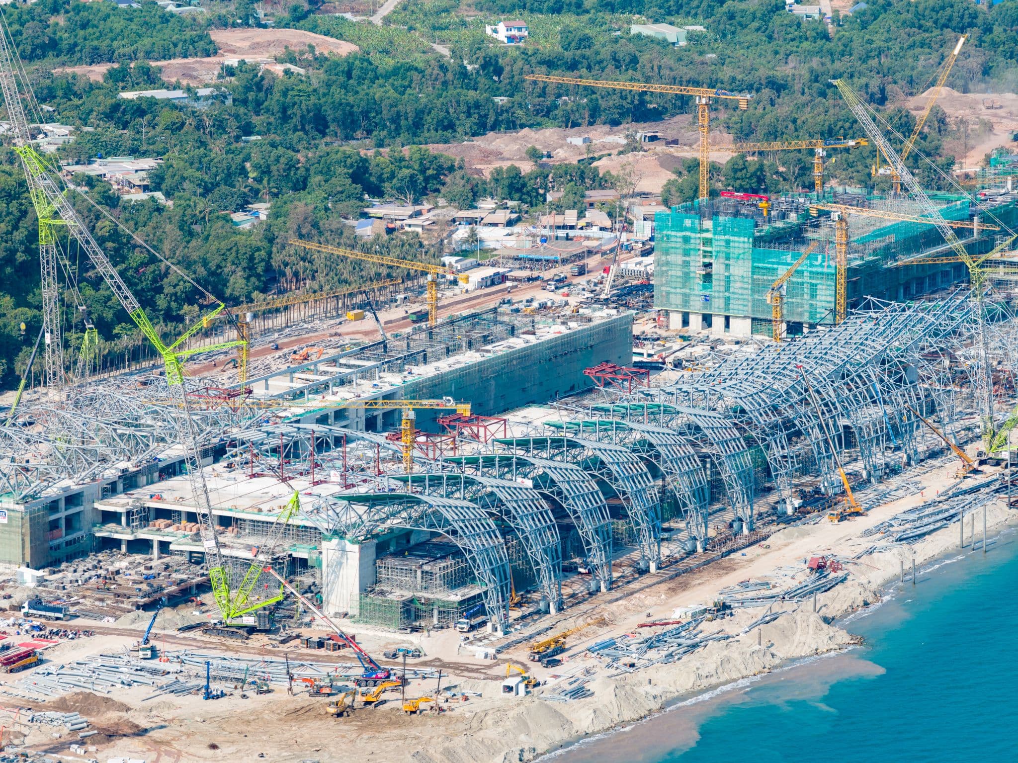 Sun Group triển khai ngày đêm: Trung tâm Hội nghị APEC Phú Quốc lợp mái