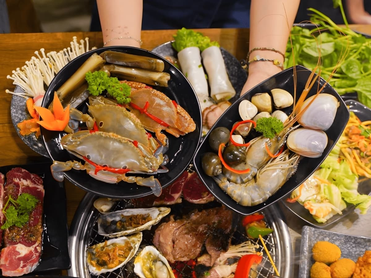 Tại Nam Du có đa dạng loại hải sản tươi ngon, hấp dẫn.