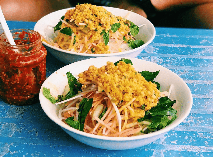 Bún kèn Hà Tiên là sự kết tinh độc đáo của ẩm thực địa phương.