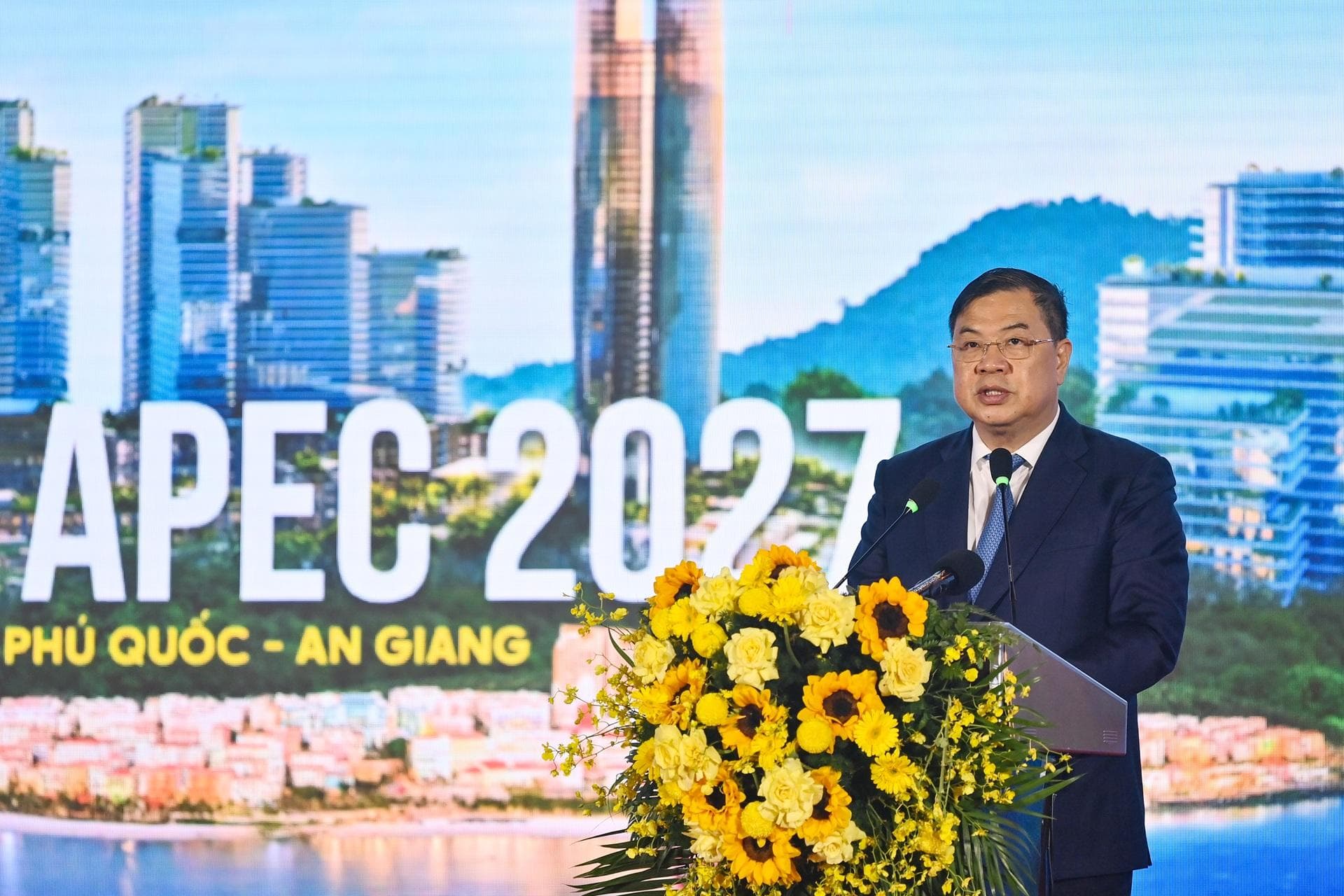 Phó Thủ tướng Thường trực Chính phủ Phạm Gia Túc phát biểu chỉ đạo tại Hội nghị.
